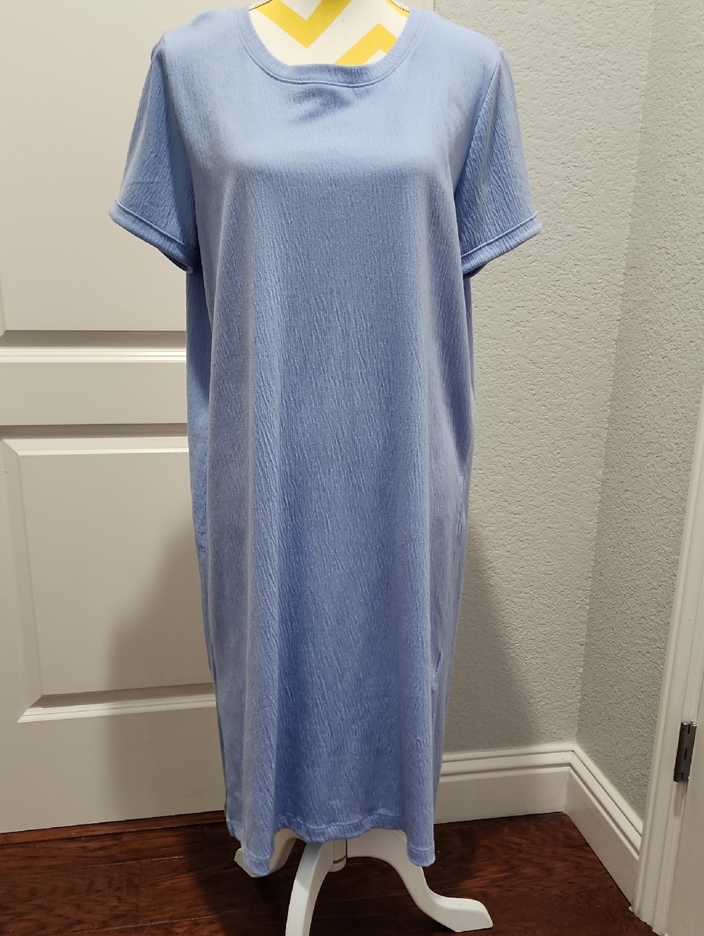 Jessica Simpson Light Blue Short Sleeve Midi Dress